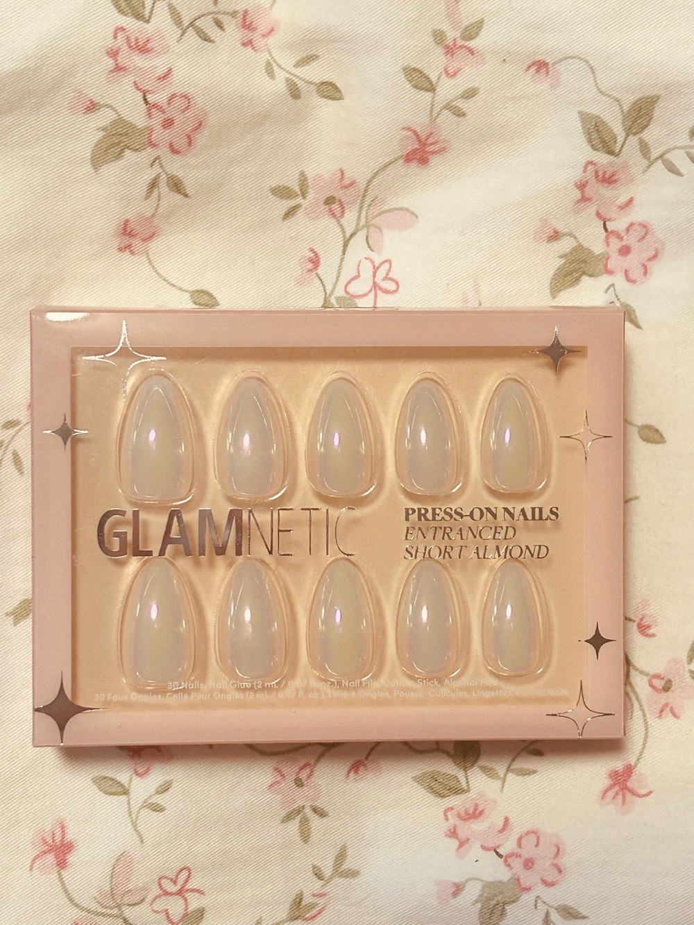 GLAMNETIC Press-On Nails - ENTRANCED - Iridescent White, Short Almond